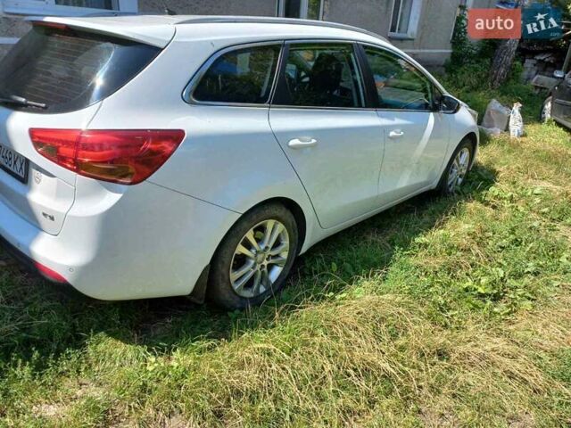 Белый Киа Сид, объемом двигателя 1.58 л и пробегом 405 тыс. км за 8000 $, фото 7 на Automoto.ua
