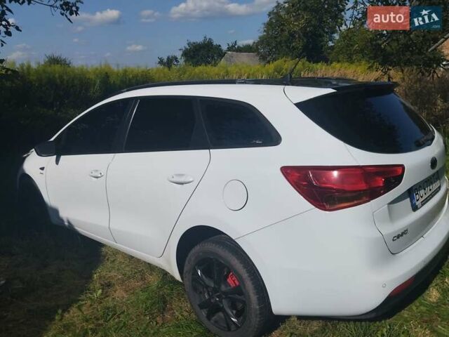 Киа Сид 2013 в Львове на Automoto.ua Белый Киа Сид, объемом двигателя 1.58 л и пробегом 286 тыс. км за 7800 $, фото 58 на Automoto.ua