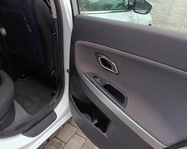 Белый Киа Сид, объемом двигателя 1.6 л и пробегом 265 тыс. км за 8200 $, фото 20 на Automoto.ua