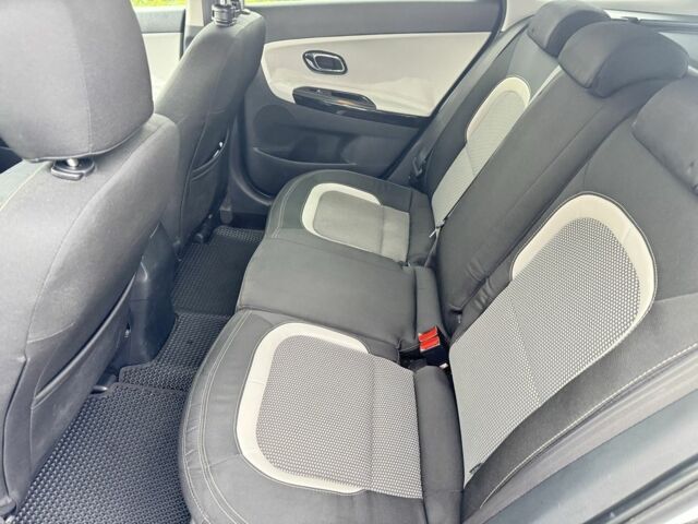 Білий Кіа Сід, об'ємом двигуна 1.6 л та пробігом 226 тис. км за 10500 $, фото 15 на Automoto.ua