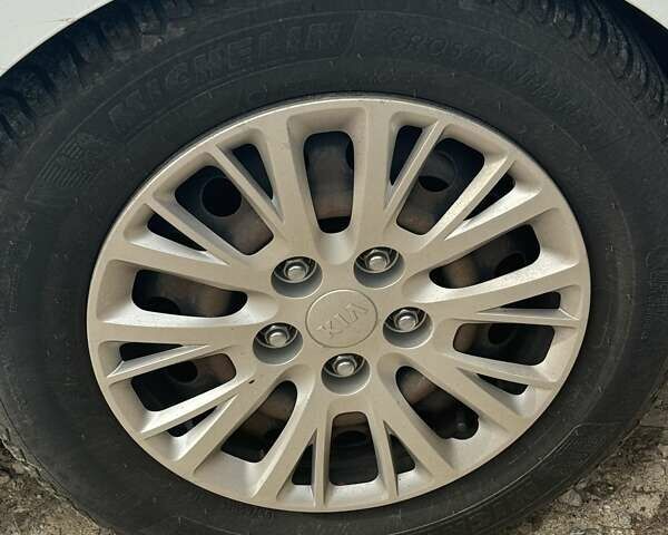 Білий Кіа Сід, об'ємом двигуна 1.6 л та пробігом 140 тис. км за 10500 $, фото 46 на Automoto.ua