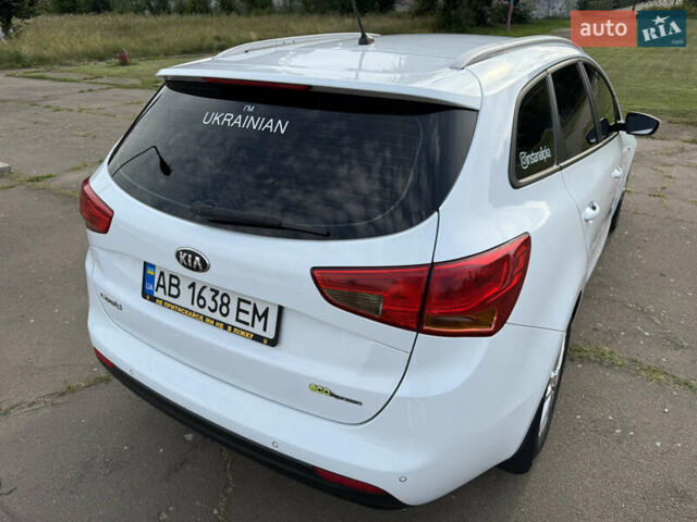 Белый Киа Сид, объемом двигателя 1.58 л и пробегом 160 тыс. км за 8500 $, фото 17 на Automoto.ua