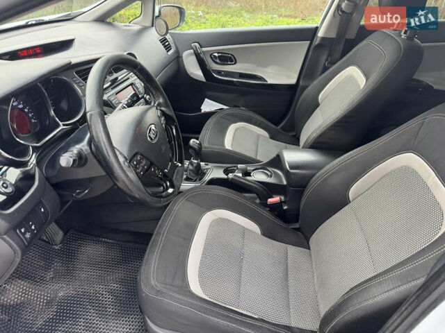 Білий Кіа Сід, об'ємом двигуна 1.6 л та пробігом 226 тис. км за 10500 $, фото 23 на Automoto.ua