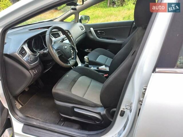 Белый Киа Сид, объемом двигателя 1.58 л и пробегом 405 тыс. км за 8000 $, фото 2 на Automoto.ua
