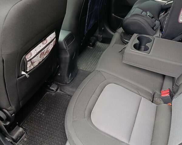 Белый Киа Сид, объемом двигателя 1.6 л и пробегом 265 тыс. км за 8200 $, фото 16 на Automoto.ua