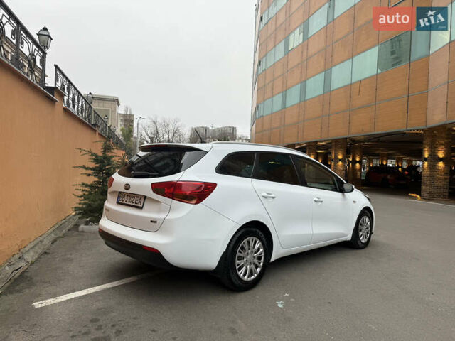 Білий Кіа Сід, об'ємом двигуна 1.6 л та пробігом 140 тис. км за 10400 $, фото 5 на Automoto.ua
