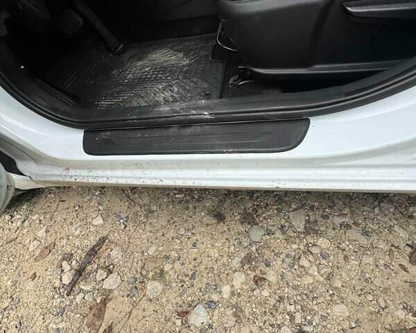 Білий Кіа Сід, об'ємом двигуна 1.6 л та пробігом 140 тис. км за 10500 $, фото 25 на Automoto.ua