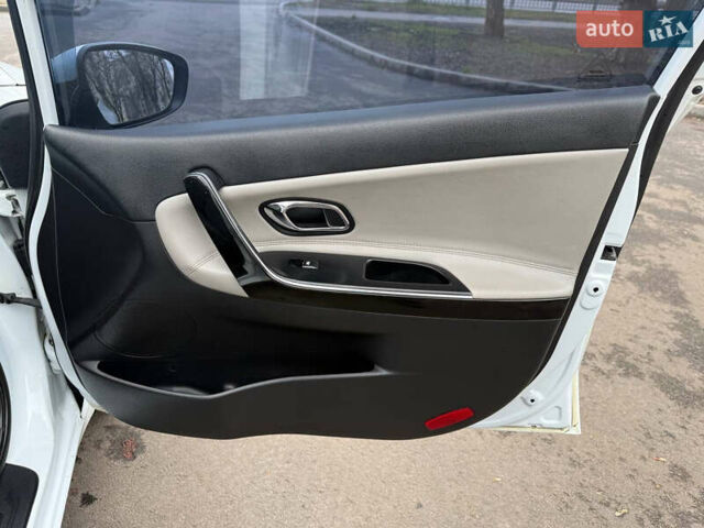 Білий Кіа Сід, об'ємом двигуна 1.6 л та пробігом 124 тис. км за 11500 $, фото 29 на Automoto.ua