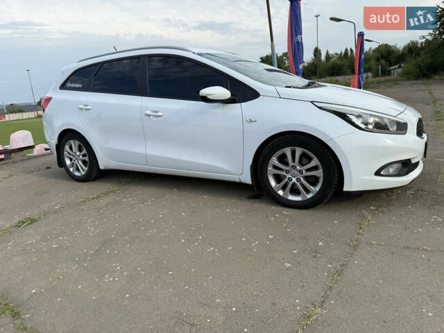 Белый Киа Сид, объемом двигателя 1.58 л и пробегом 160 тыс. км за 8500 $, фото 22 на Automoto.ua