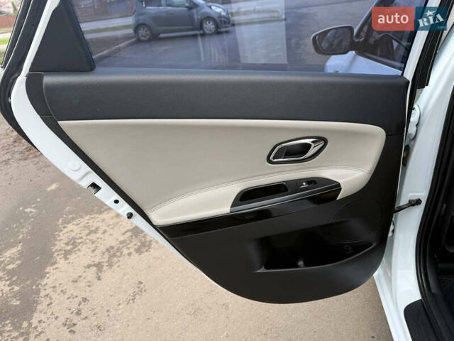 Білий Кіа Сід, об'ємом двигуна 1.6 л та пробігом 124 тис. км за 11500 $, фото 18 на Automoto.ua