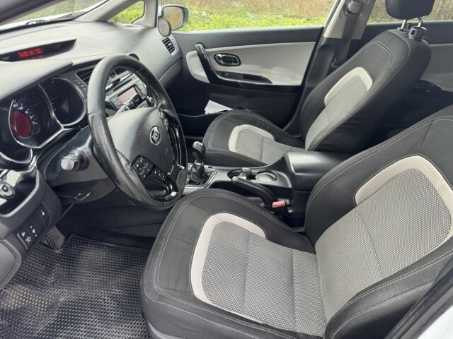 Білий Кіа Сід, об'ємом двигуна 1.6 л та пробігом 226 тис. км за 10500 $, фото 11 на Automoto.ua