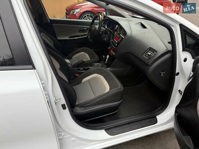 Білий Кіа Сід, об'ємом двигуна 1.6 л та пробігом 140 тис. км за 10400 $, фото 18 на Automoto.ua