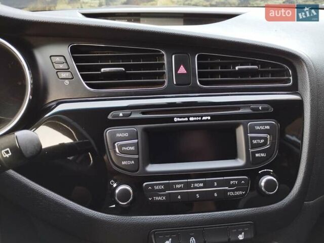 Білий Кіа Сід, об'ємом двигуна 1.58 л та пробігом 120 тис. км за 10600 $, фото 25 на Automoto.ua