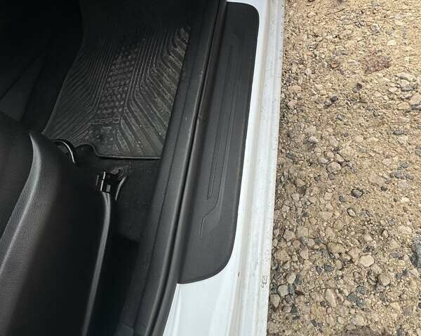 Білий Кіа Сід, об'ємом двигуна 1.6 л та пробігом 140 тис. км за 10500 $, фото 39 на Automoto.ua