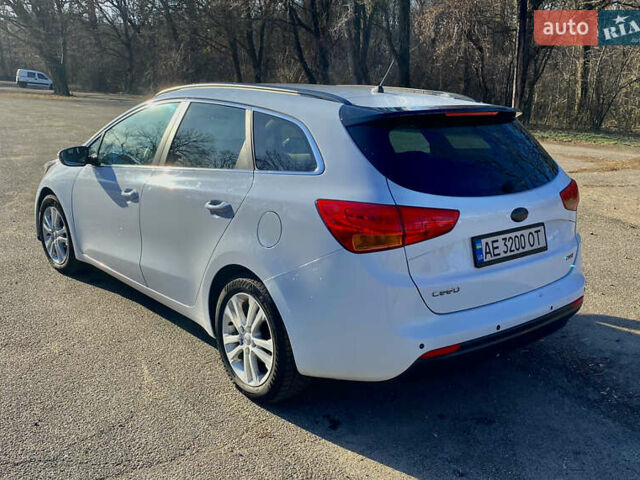 Белый Киа Сид, объемом двигателя 1.58 л и пробегом 275 тыс. км за 7600 $, фото 6 на Automoto.ua