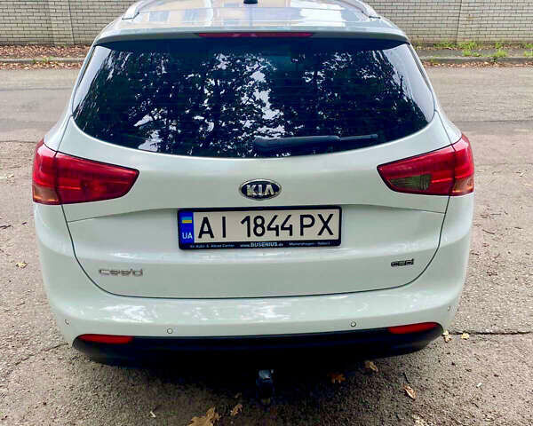Белый Киа Сид, объемом двигателя 1.58 л и пробегом 285 тыс. км за 11500 $, фото 2 на Automoto.ua