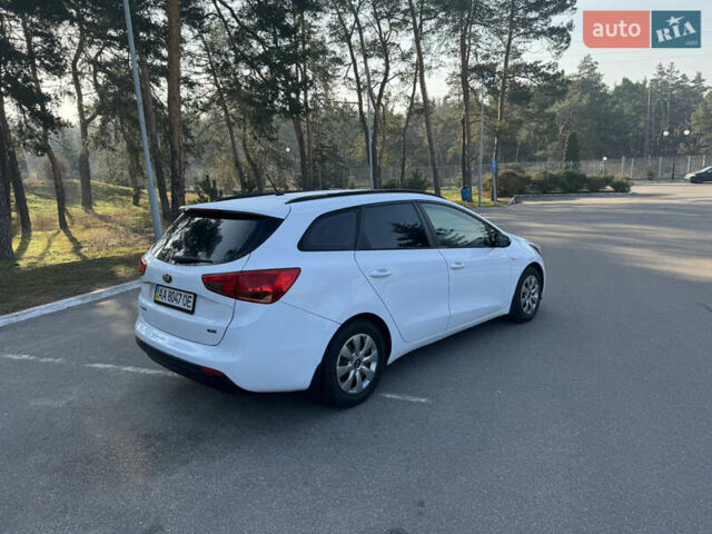 Белый Киа Сид, объемом двигателя 1.58 л и пробегом 177 тыс. км за 8500 $, фото 6 на Automoto.ua