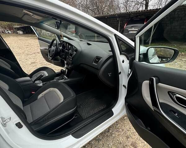 Білий Кіа Сід, об'ємом двигуна 1.6 л та пробігом 140 тис. км за 10500 $, фото 15 на Automoto.ua