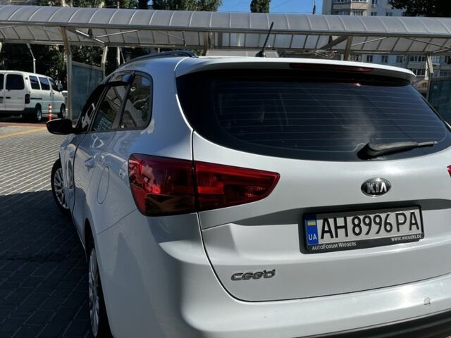 Білий Кіа Сід, об'ємом двигуна 1.6 л та пробігом 160 тис. км за 9000 $, фото 12 на Automoto.ua