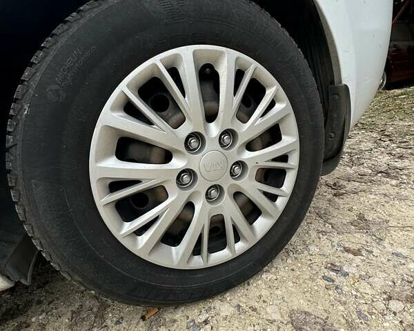 Білий Кіа Сід, об'ємом двигуна 1.6 л та пробігом 140 тис. км за 10500 $, фото 38 на Automoto.ua