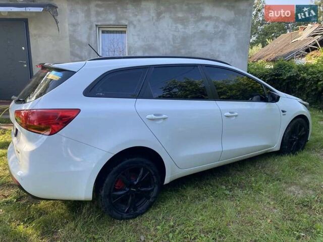 Киа Сид 2013 в Львове на Automoto.ua Белый Киа Сид, объемом двигателя 1.58 л и пробегом 286 тыс. км за 7800 $, фото 13 на Automoto.ua