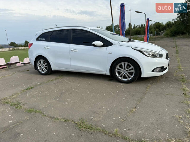 Белый Киа Сид, объемом двигателя 1.58 л и пробегом 160 тыс. км за 8500 $, фото 24 на Automoto.ua