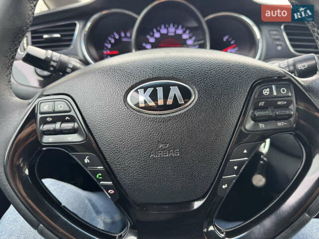 Білий Кіа Сід, об'ємом двигуна 1.6 л та пробігом 226 тис. км за 10500 $, фото 31 на Automoto.ua