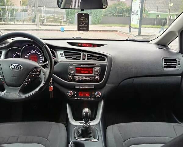 Белый Киа Сид, объемом двигателя 1.6 л и пробегом 265 тыс. км за 8200 $, фото 11 на Automoto.ua