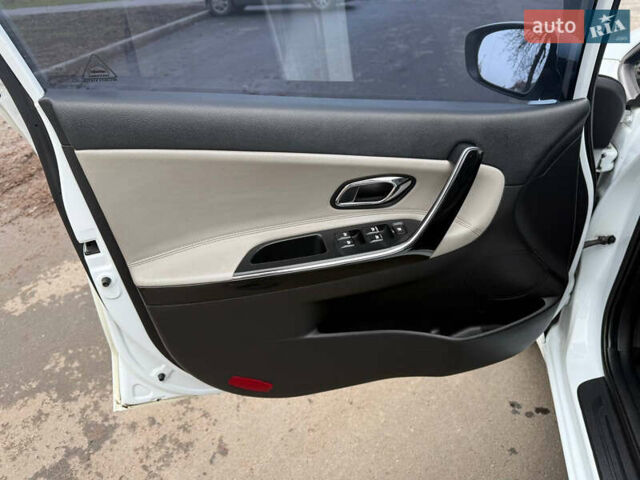 Білий Кіа Сід, об'ємом двигуна 1.6 л та пробігом 124 тис. км за 11500 $, фото 15 на Automoto.ua