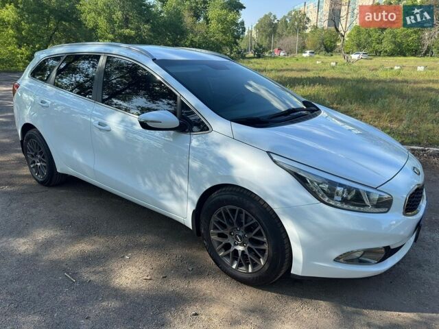 Белый Киа Сид, объемом двигателя 1.58 л и пробегом 162 тыс. км за 10600 $, фото 1 на Automoto.ua