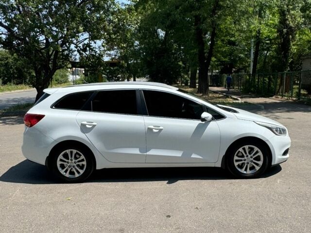 Білий Кіа Сід, об'ємом двигуна 1.58 л та пробігом 200 тис. км за 8200 $, фото 1 на Automoto.ua