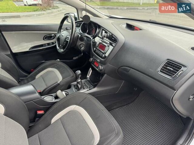 Белый Киа Сид, объемом двигателя 1.6 л и пробегом 228 тыс. км за 9900 $, фото 21 на Automoto.ua