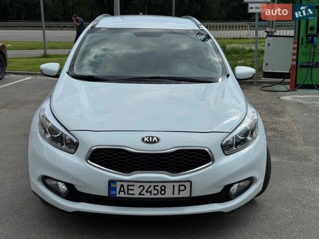 Білий Кіа Сід, об'ємом двигуна 1.6 л та пробігом 237 тис. км за 7900 $, фото 2 на Automoto.ua