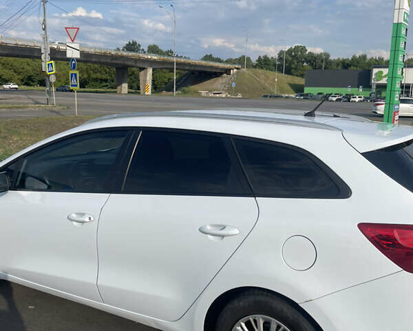 Білий Кіа Сід, об'ємом двигуна 1.6 л та пробігом 261 тис. км за 7500 $, фото 7 на Automoto.ua