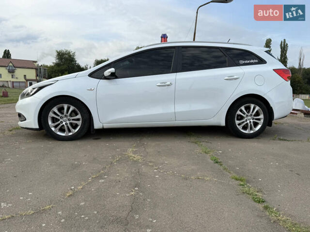 Белый Киа Сид, объемом двигателя 1.58 л и пробегом 160 тыс. км за 8500 $, фото 6 на Automoto.ua