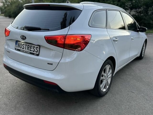 Белый Киа Сид, объемом двигателя 1.4 л и пробегом 250 тыс. км за 7700 $, фото 3 на Automoto.ua