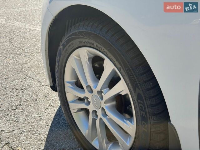 Белый Киа Сид, объемом двигателя 1.4 л и пробегом 183 тыс. км за 6499 $, фото 8 на Automoto.ua