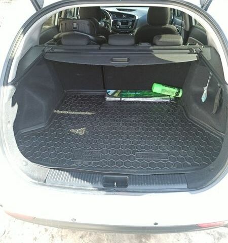 Белый Киа Сид, объемом двигателя 1.6 л и пробегом 152 тыс. км за 9700 $, фото 9 на Automoto.ua