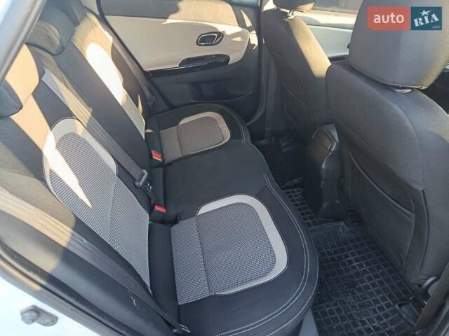 Белый Киа Сид, объемом двигателя 1.59 л и пробегом 291 тыс. км за 8700 $, фото 4 на Automoto.ua