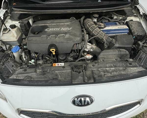 Білий Кіа Сід, об'ємом двигуна 1.6 л та пробігом 140 тис. км за 10500 $, фото 2 на Automoto.ua
