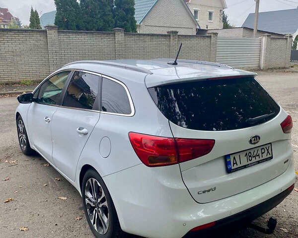 Белый Киа Сид, объемом двигателя 1.58 л и пробегом 285 тыс. км за 11500 $, фото 5 на Automoto.ua