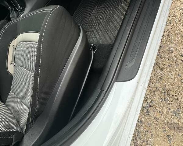 Білий Кіа Сід, об'ємом двигуна 1.6 л та пробігом 140 тис. км за 10500 $, фото 40 на Automoto.ua