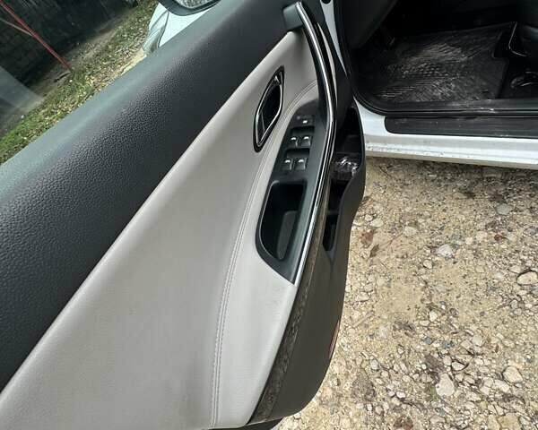 Білий Кіа Сід, об'ємом двигуна 1.6 л та пробігом 140 тис. км за 10500 $, фото 24 на Automoto.ua