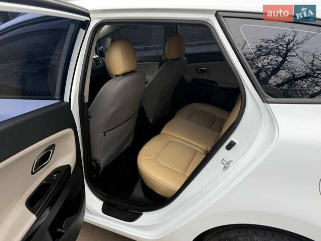 Білий Кіа Сід, об'ємом двигуна 1.6 л та пробігом 124 тис. км за 11500 $, фото 19 на Automoto.ua