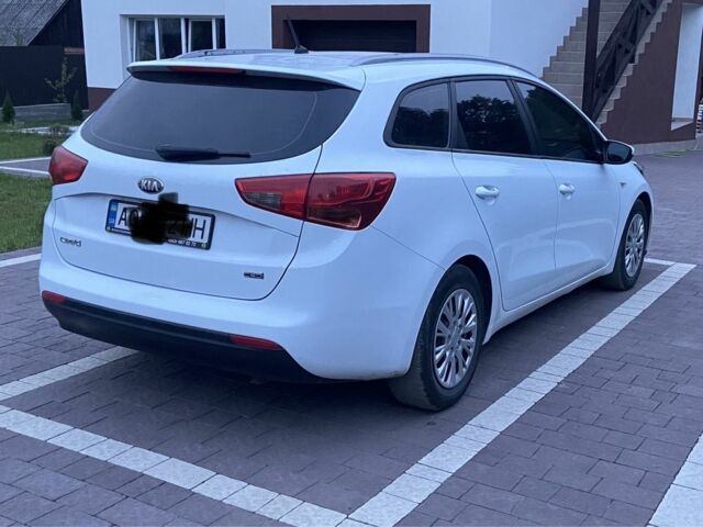 Белый Киа Сид, объемом двигателя 1.6 л и пробегом 200 тыс. км за 8100 $, фото 3 на Automoto.ua