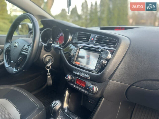 Белый Киа Сид, объемом двигателя 1.4 л и пробегом 211 тыс. км за 7850 $, фото 14 на Automoto.ua
