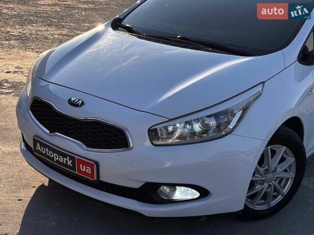 Білий Кіа Сід, об'ємом двигуна 1.6 л та пробігом 141 тис. км за 10390 $, фото 13 на Automoto.ua
