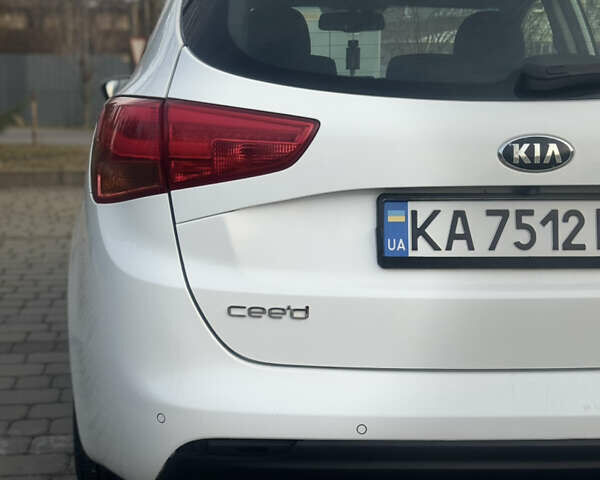 Белый Киа Сид, объемом двигателя 1.4 л и пробегом 211 тыс. км за 7850 $, фото 5 на Automoto.ua