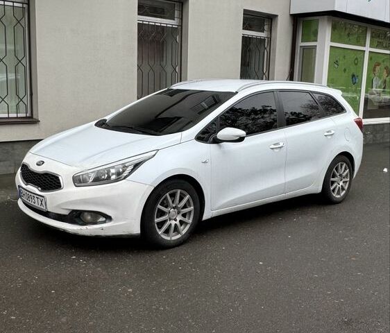 Білий Кіа Сід, об'ємом двигуна 1.6 л та пробігом 273 тис. км за 7200 $, фото 1 на Automoto.ua