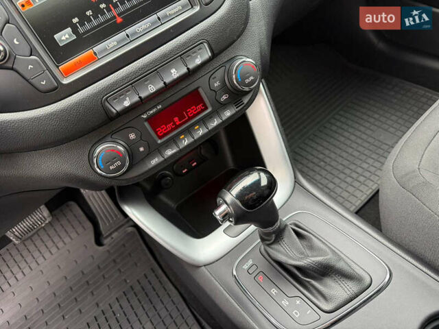 Білий Кіа Сід, об'ємом двигуна 1.6 л та пробігом 210 тис. км за 13500 $, фото 25 на Automoto.ua